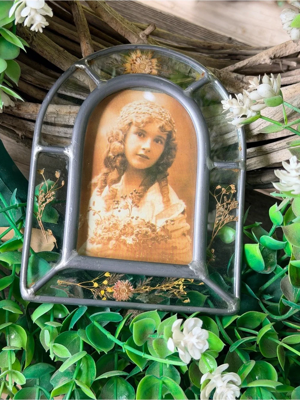 Vintage Pressed Floral Arched Picture Frame Cottagecore‎ Victorian shabby chic